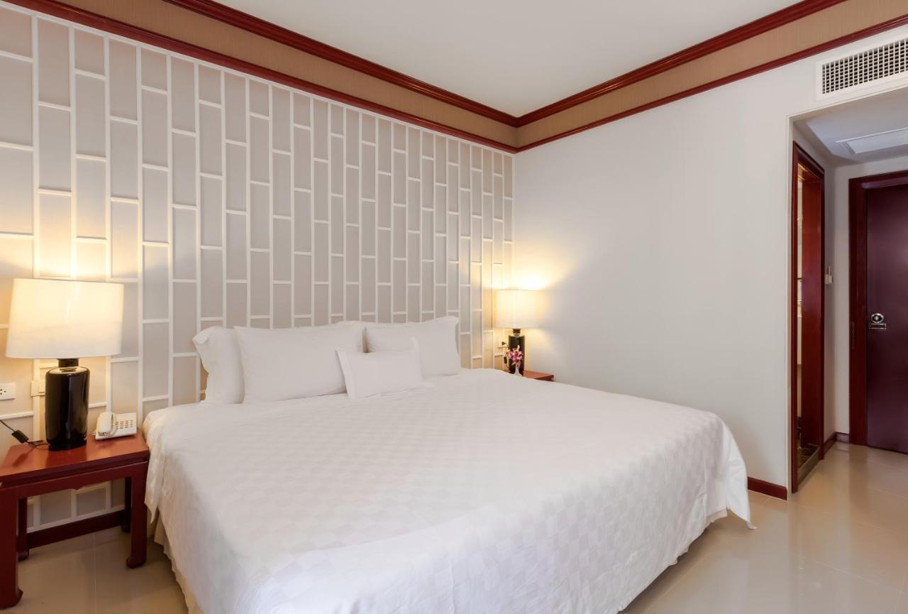 The Top Patong Resort Exterior photo